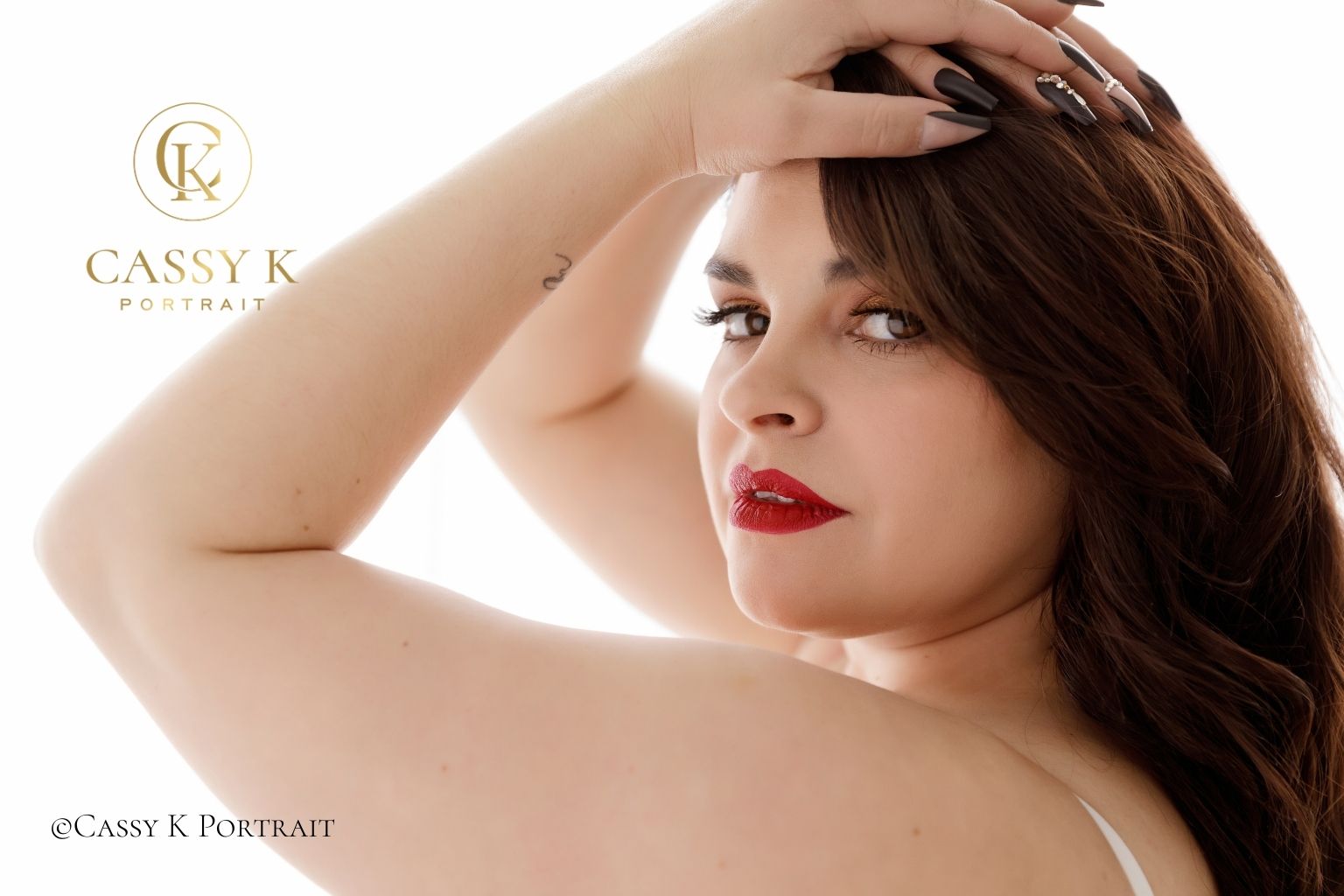 Mom of 5 is stunning at a second Boudoir Photoshoot to find Body Acceptance